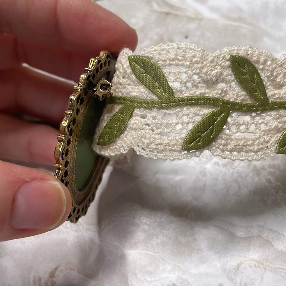Handmade choker with vintage cameo pendant - Picture 6 of 8